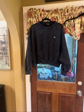 New Era Black Washed Cropped Crewneck Sweatshirt